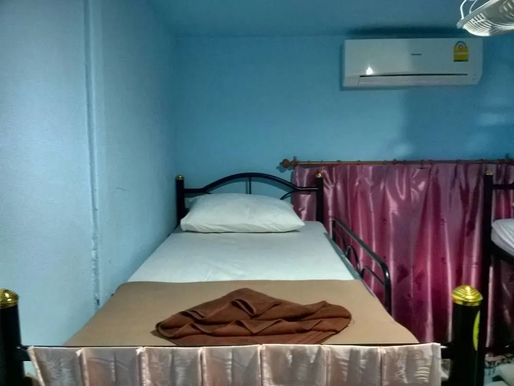 بيت شباب بان موك أندا Ko Lanta